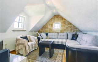 One-Bedroom Holiday Home In Nerezisca - Nerežišća - 1