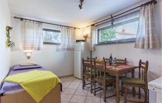 Gorgeous Apartment In Pula With Wifi - Pula - 4