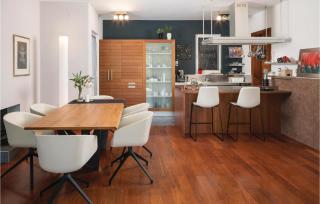 Stunning Home In Podstrana - 7