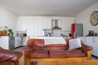 2 Bedroom Apartment in Waverley, Bloemfontein - 4