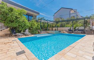 Gorgeous Apartment In Brodarica - Brodarica - 0