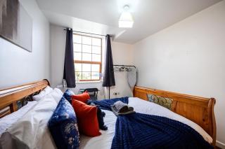 Cee&G's Nest - Rochdale - 4
