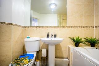 Cee&G's Nest - Rochdale - 2