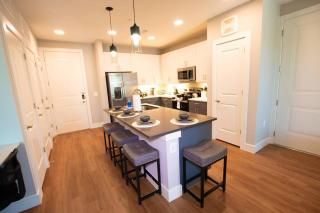 Cozy Comfort 1bd Attached Garage Desk Pool Gym - Fort Worth - 4
