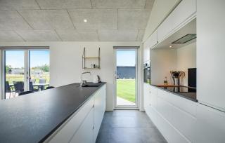 7 Bedroom Cozy Home In Glesborg - Glesborg - 6