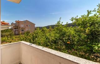 1 Bedroom Awesome Apartment In Kampor - 2