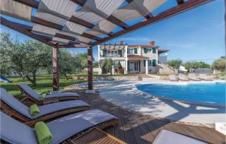 Four-Bedroom Holiday Home With Sea View In Krnica - Peruški - 8