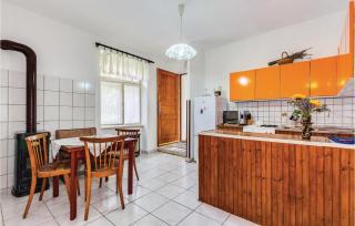 1 Bedroom Beautiful Apartment In Bakar - 8
