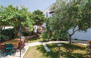 One-Bedroom Apartment In Posedarje - 8