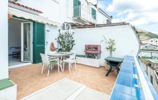 Beautiful Apartment In Raito With Wifi - Albori - 9