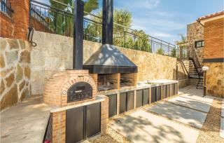 Stunning Home In Alella With Wifi - Alella - 4