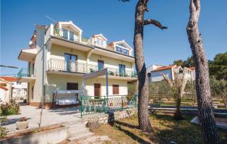 Three-Bedroom Apartment In Brodarica - Brodarica - 8