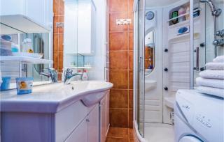 5 Bedroom Awesome Home In Ledenice - 4