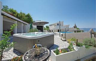 Amazing Home In Podgora With Jacuzzi - Podgora - 4
