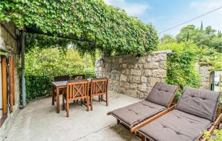 2 Bedroom Nice Home In Gruda - Gruda - 8
