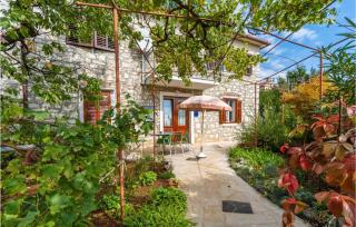 Nice Apartment In Umag With Kitchen - Umag - 0