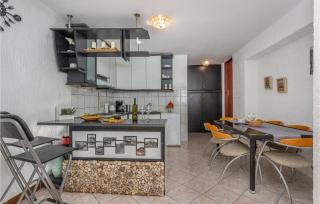 Cozy Apartment In Vrbnik With Wifi - Vrbnik - 3