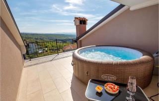 4 Bedroom Cozy Apartment In Pobri - 2