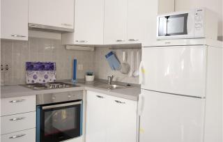 Nice Apartment In Zecevo Rogoznicko - Zečevo - 7