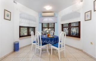 2 Bedroom Lovely Apartment In Zidarici - 3