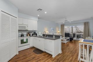Harbour House: 2BR Condo Near Times Square & Beach - Fort Myers Beach - 9