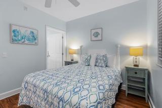 Harbour House: 2BR Condo Near Times Square & Beach - Fort Myers Beach - 8