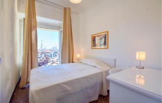 2 Bedroom Lovely Apartment In Genova - Genova - 7