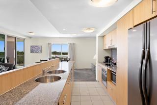 Golfer's Paradise - Pelican Waters - 2