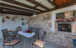 Amazing Home In Kucine - Kučine - 7