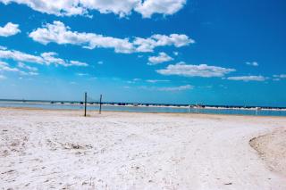 3BR Beachfront Oasis with Pool & Hot Tub - Fort Myers Beach - 7