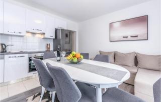 Amazing Apartment In Biograd Na Moru - Biograd na Moru - 6