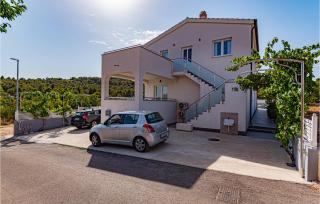 2 Bedroom Amazing Apartment In Bilice - 0