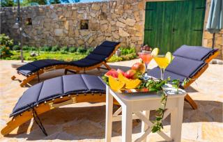 4 Bedroom Amazing Home In Benkovac - Benkovac - 3