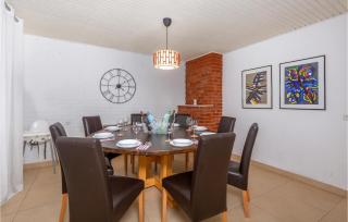 4 Bedroom Pet Friendly Home In Malinska - Malinska - 5