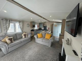 Golden Palm Resort - The Royale - Coastal Caravan Breaks - Chapel Saint Leonards - 0