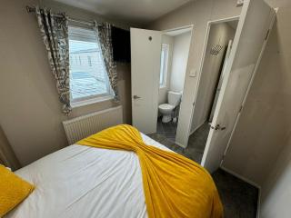 Golden Palm Resort - The Royale - Coastal Caravan Breaks - Chapel Saint Leonards - 7