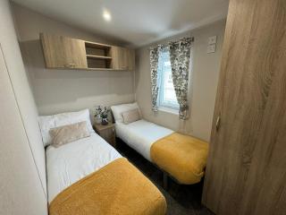 Golden Palm Resort - The Royale - Coastal Caravan Breaks - Chapel Saint Leonards - 4