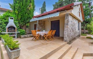 Three-Bedroom Holiday Home In Premantura - 9