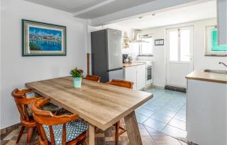 Amazing Home In Opuzen With Kitchen - Opuzen - 7