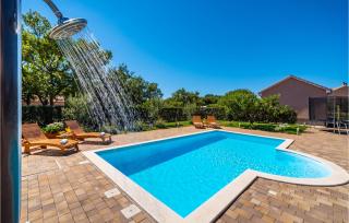 Four-Bedroom Holiday Home In Suhovare - Suhovare - 2