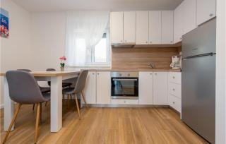 2 Bedroom Awesome Apartment In Zadar - 6