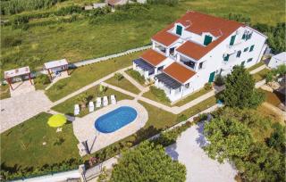 Three-Bedroom Apartment In Privlaka - Privlaka - 1