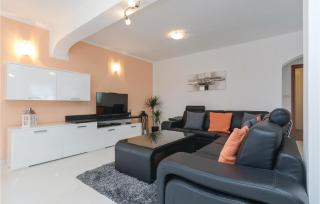 Four-Bedroom Holiday Home In Suhovare - Suhovare - 8