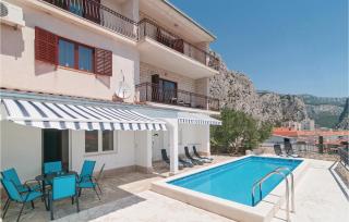 Six-Bedroom Holiday Home In Omis - Omiš - 3