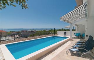 Six-Bedroom Holiday Home In Omis - Omiš - 9