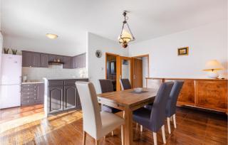 Awesome Apartment In Novi Vinodolski - Novi Vinodolski - 7
