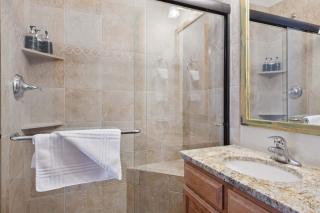 Ridgepoint Townhome 149 by East West Hospitality - 4