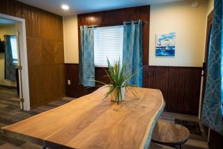 Cheerful 1 Bedroom Home with Mountain View - 3