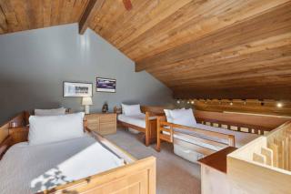 Ridgepoint Townhome 149 by East West Hospitality - 2