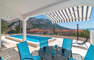 Six-Bedroom Holiday Home In Omis - Omiš - 2